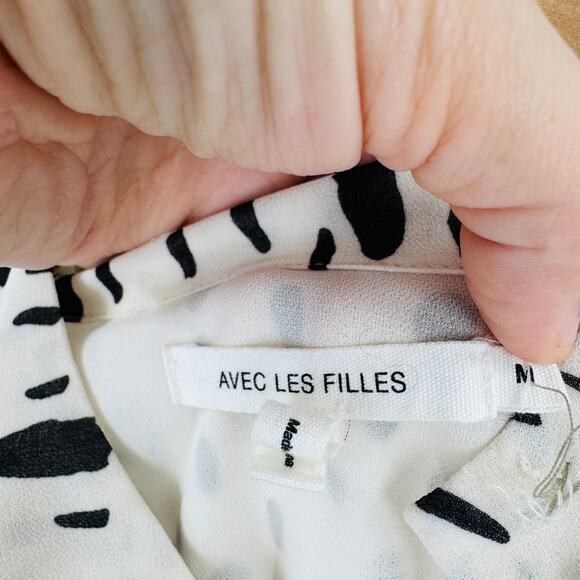 Avec Les Filles Cream Black Dot Ruffle Tie Neck Blouse Size Medium - Picture 3 of 8